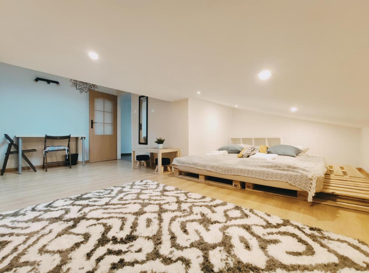 Apartament Chodkiewicza 10 *